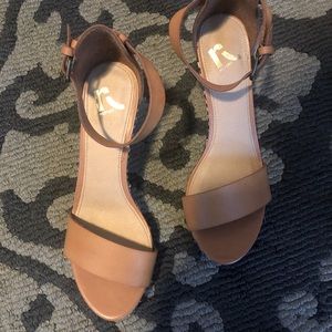 LIKE NEW: 3” wedge sandals